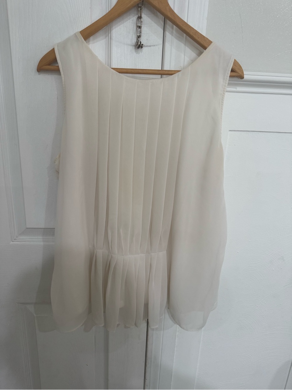 LOFT Cream Pleated Sleeveless Camisole